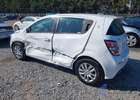 2017 Chevrolet Sonic Lt Auto z USA, uszkodzony, nr VIN 1G1JG6SHXH4158767